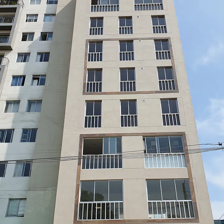 A very tall building with a lot of windows